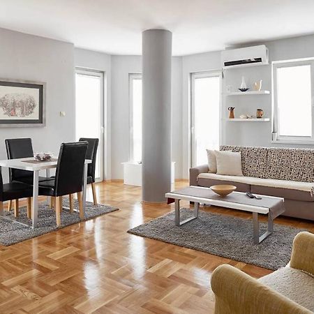 Bright Apartment Near City Center Skopje Exteriör bild