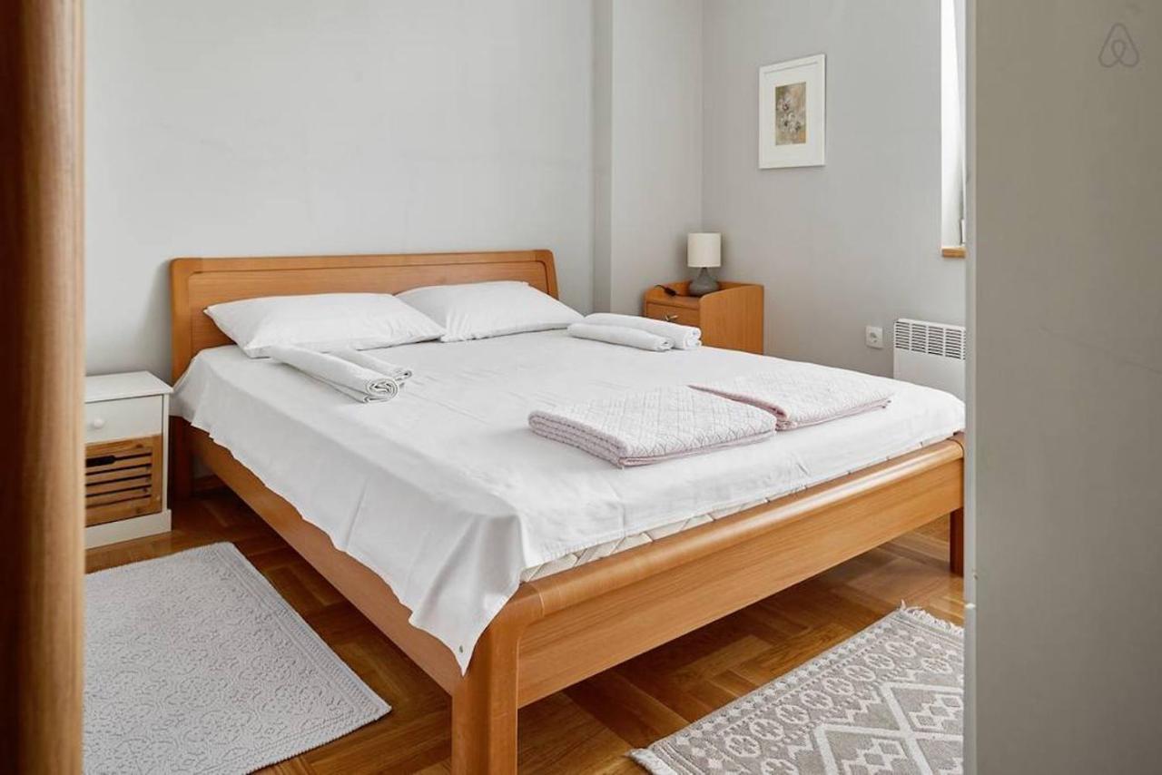 Bright Apartment Near City Center Skopje Exteriör bild